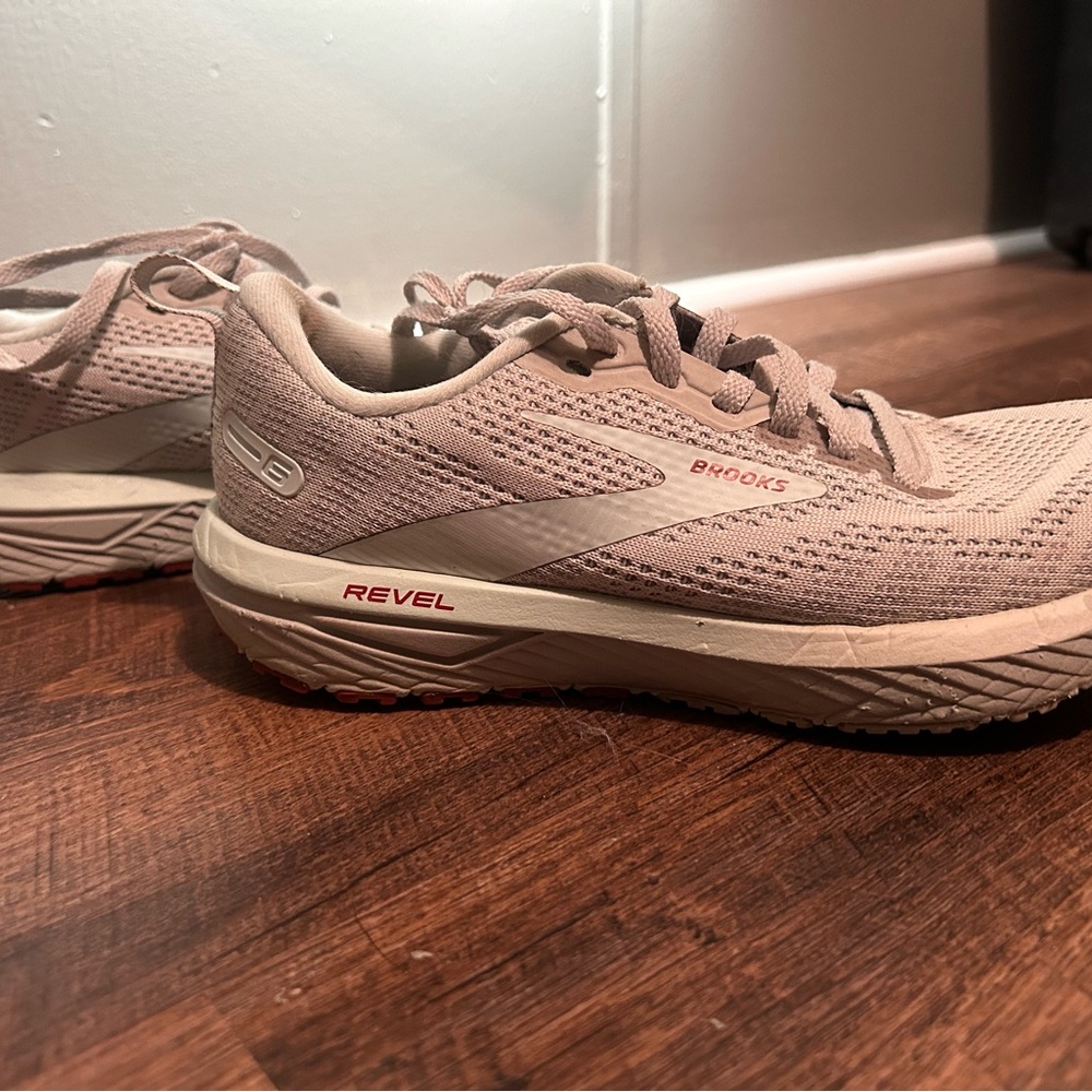 Brooks Women's Running Shoes - grey